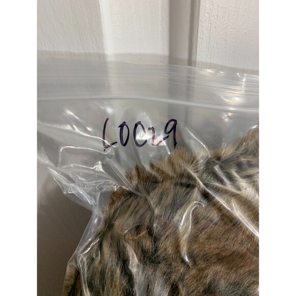 YA Los Angeles Small / Medium (S/M) Faux Fur Vest Jacket Loop Hook Closure - Picture 10 of 10